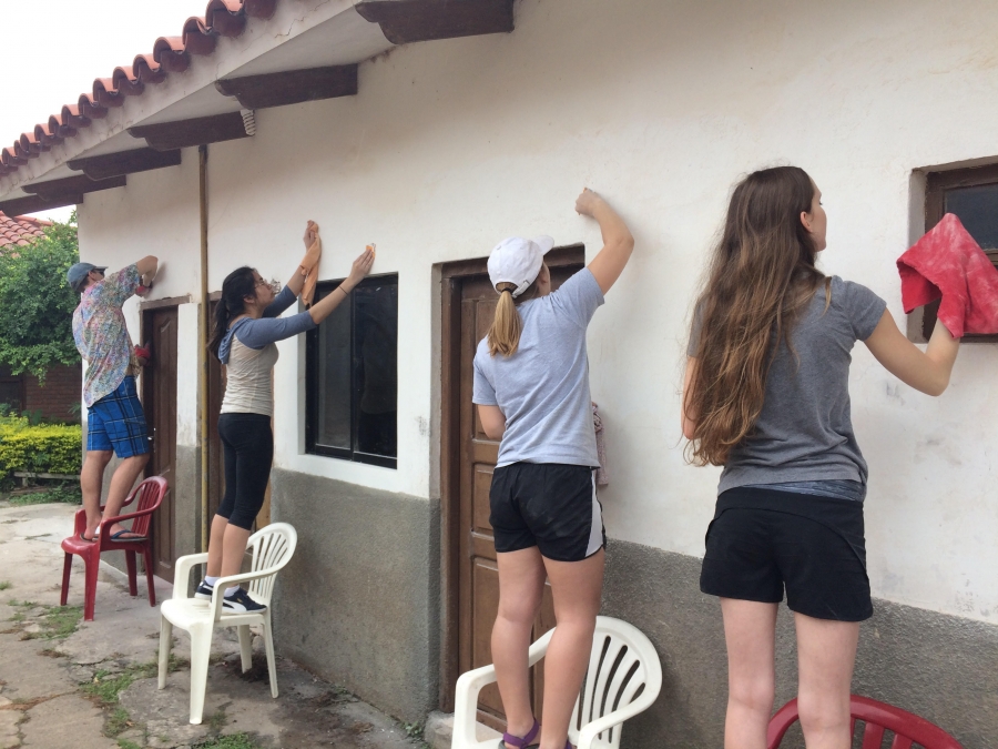 Students working in Bolivia